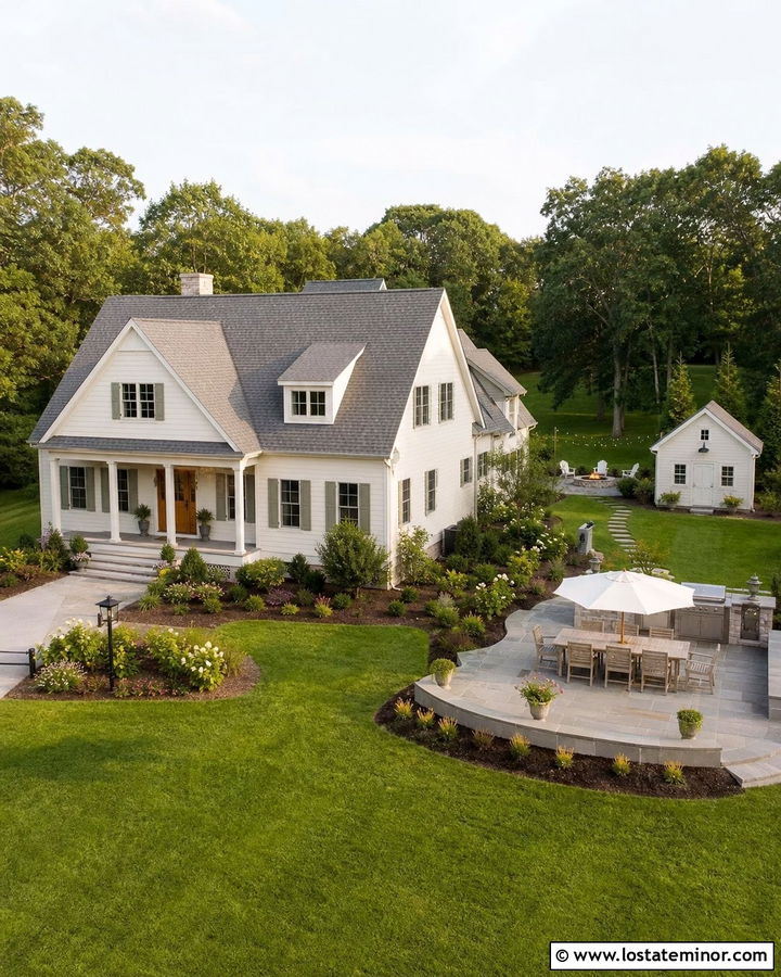 Warm White Family House With Open Lawn - 30 Warm White House Design With Backyard Ideas