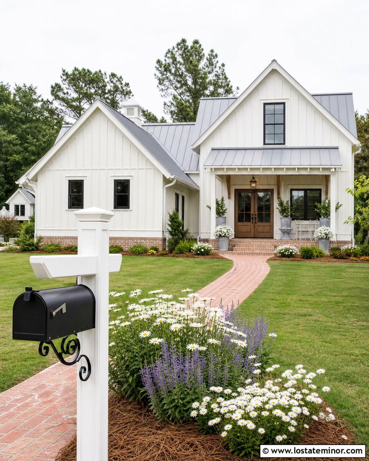 Warm White House With Farmhouse Mailbox Post - 30 Warm White House Design With Mailbox Ideas