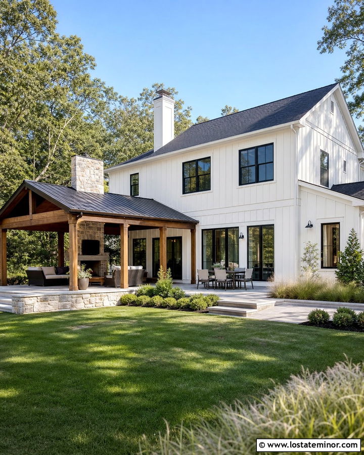 Warm White Modern Farmhouse With Covered Patio - 30 Warm White House Design With Backyard Ideas