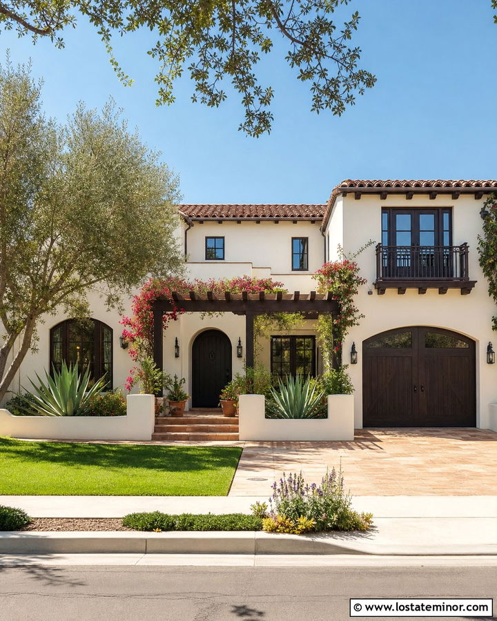 Warm White Spanish House With Dark Wood Pergola - 30 Warm White House Design With Pergola Ideas