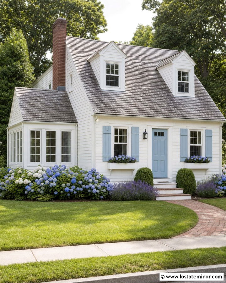 White Cape Cod House With Small Sunroom - 30 White House Design With Sunroom Ideas
