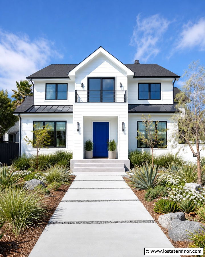 White House With Cobalt Blue Front Door - 30 White House Design With Front Door Ideas
