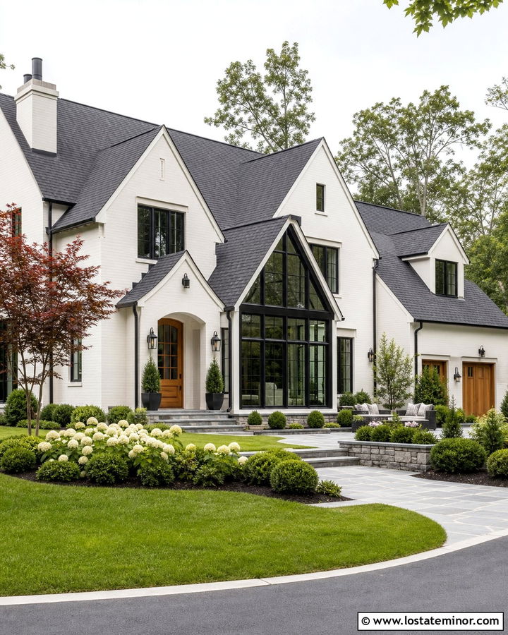 White Transitional House With Large Sunroom - 30 White House Design With Sunroom Ideas