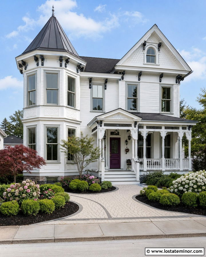 White Victorian House With Octagonal Sunroom - 30 White House Design With Sunroom Ideas