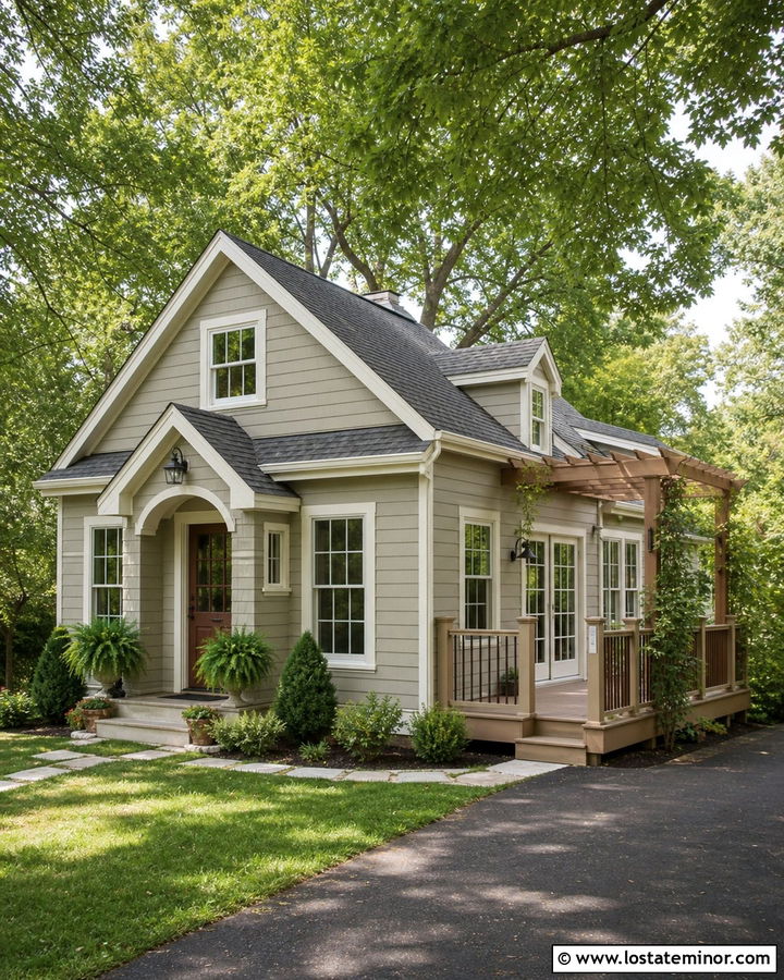 Wool Skein Cottage House With Small Side Deck - 30 Beige House Design With Deck Ideas